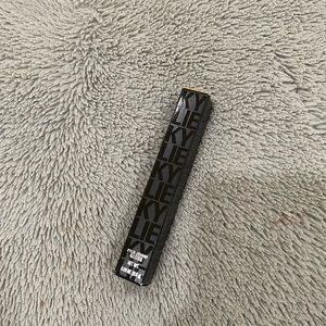 Kylie lip gloss